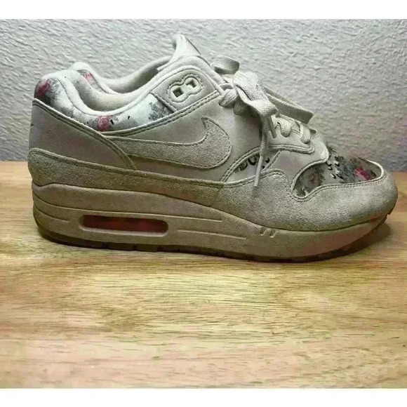 Women's Fun Nike Air Max 1 Floral Desert Sand Camo Sneakers - Size 7.5 - Picture 8 of 12